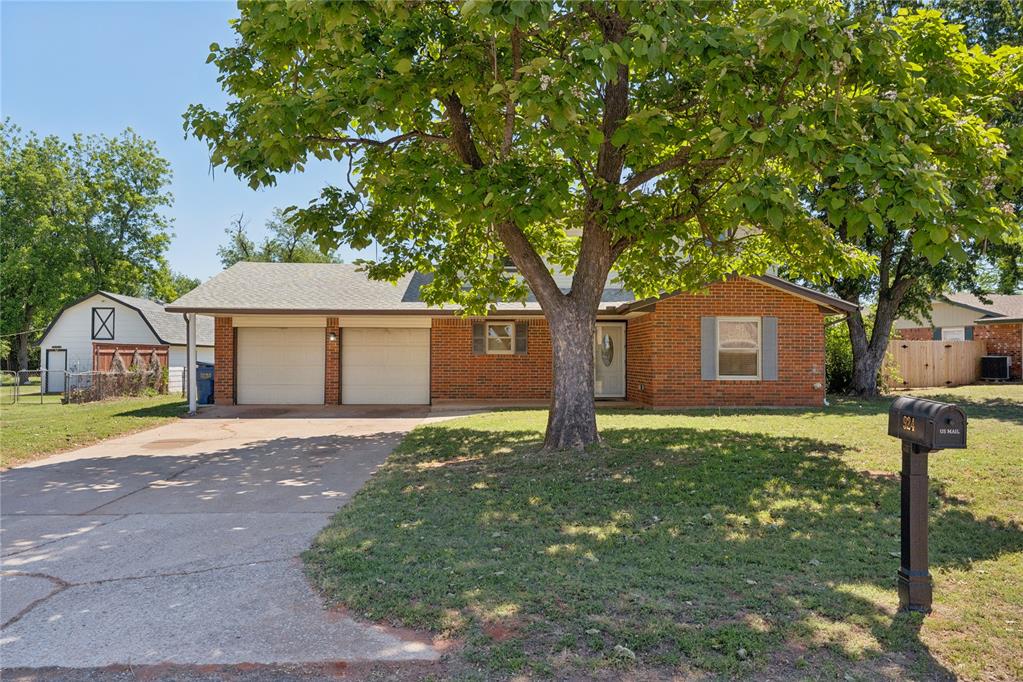 924 S Meadow Lane Property Photo 1