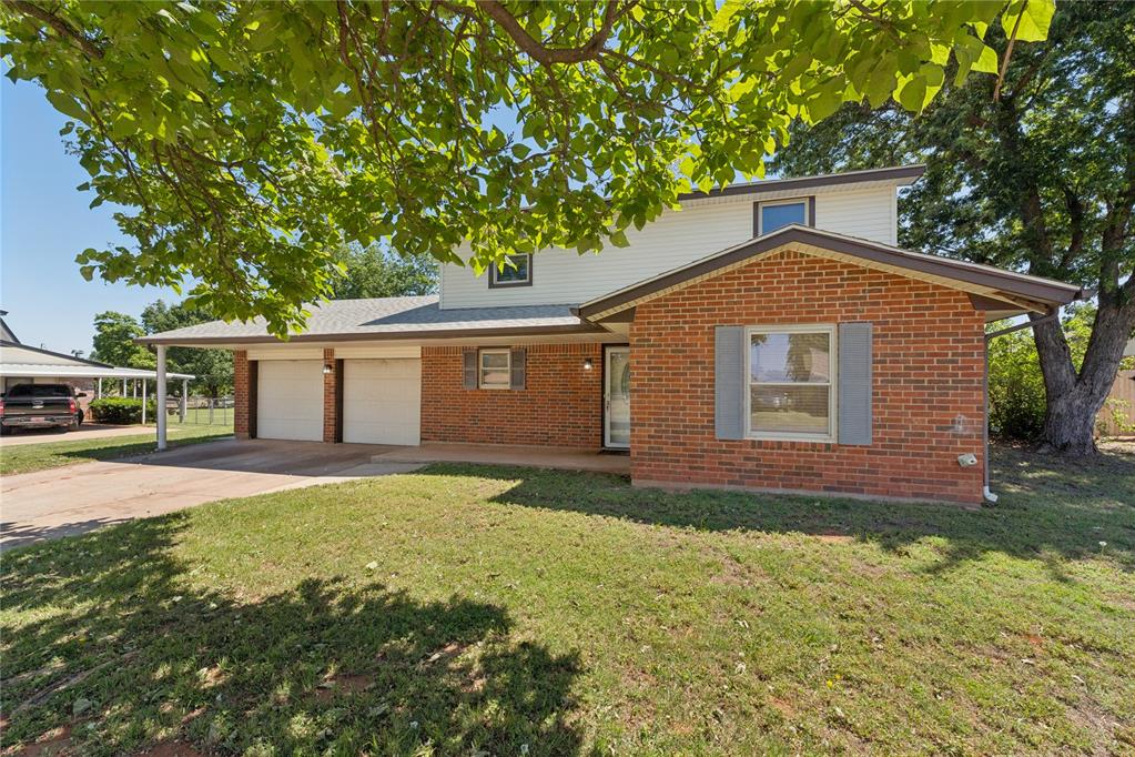 924 S Meadow Lane Property Photo 3