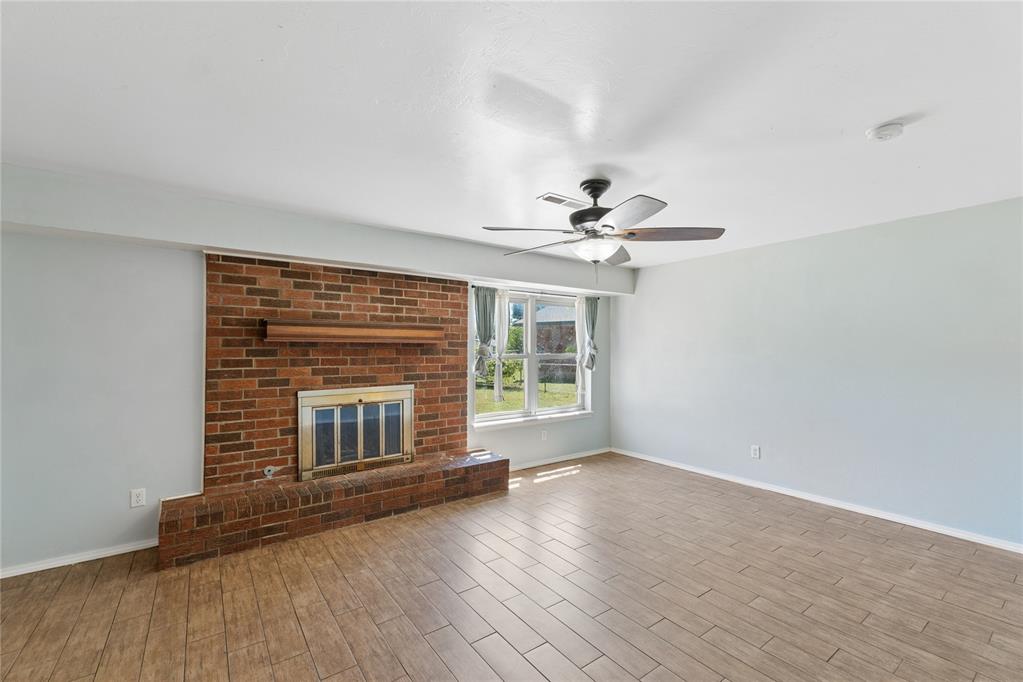 924 S Meadow Lane Property Photo 6