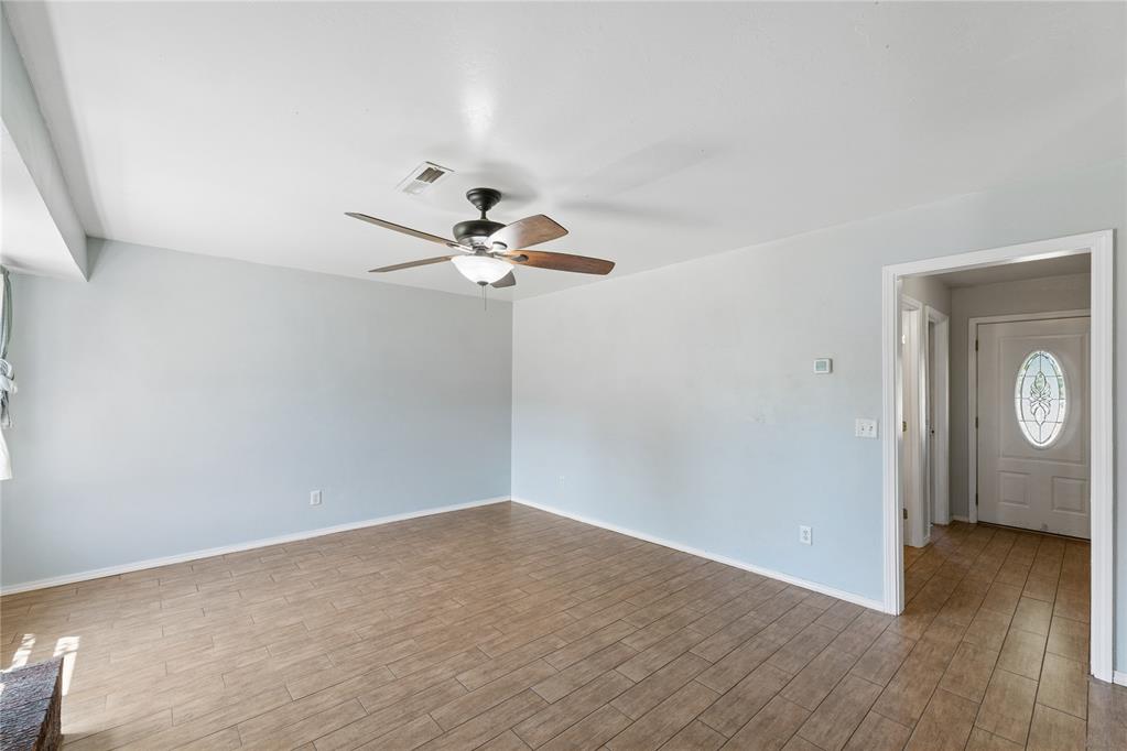 924 S Meadow Lane Property Photo 8