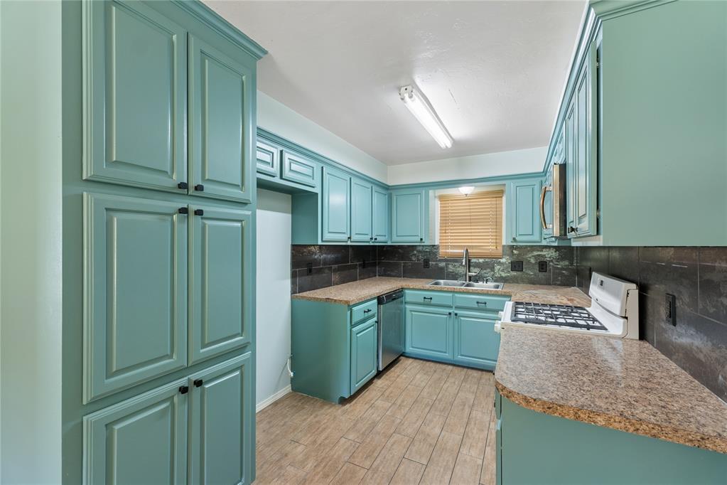 924 S Meadow Lane Property Photo 13
