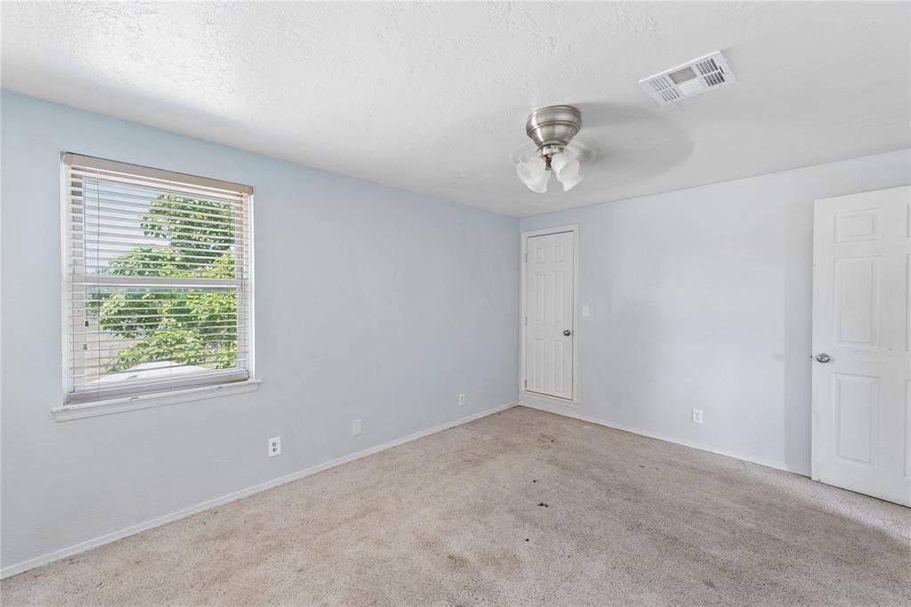 924 S Meadow Lane Property Photo 32