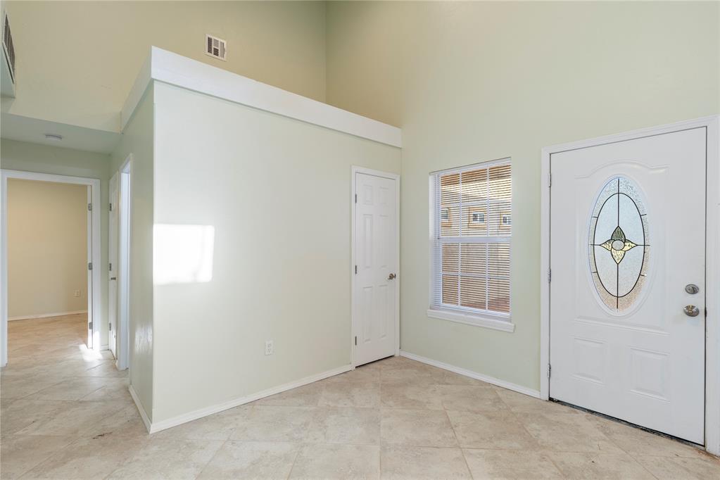 6316 W Hefner Road Property Photo 8