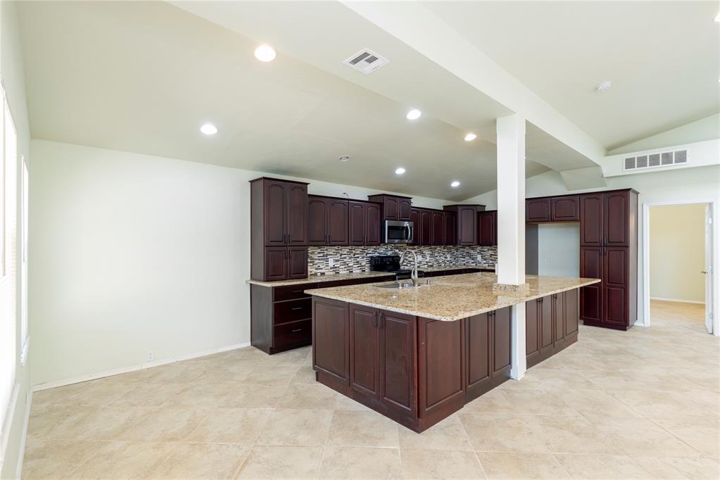 6316 W Hefner Road Property Photo 15