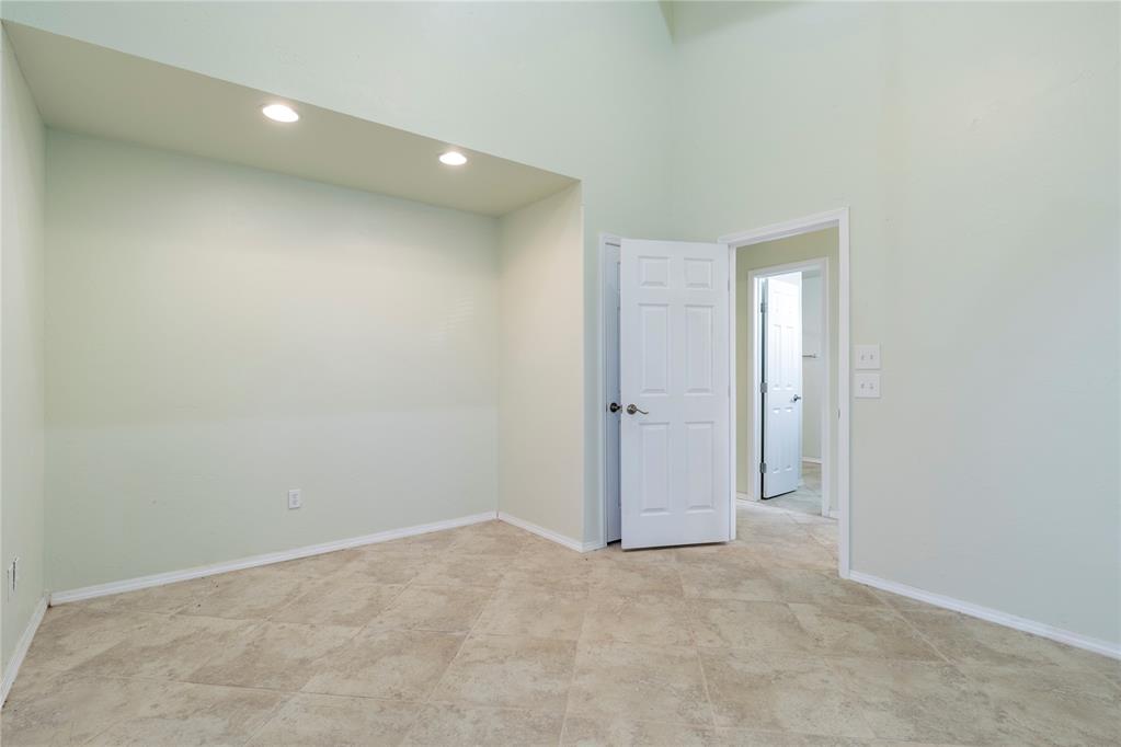 6316 W Hefner Road Property Photo 25