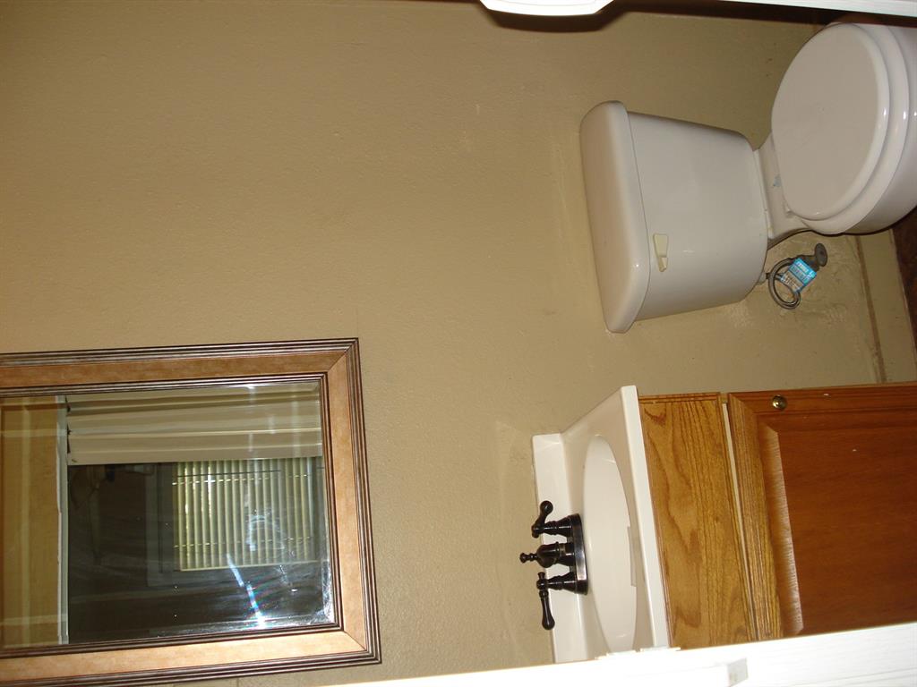 1228600 Property Photo 4