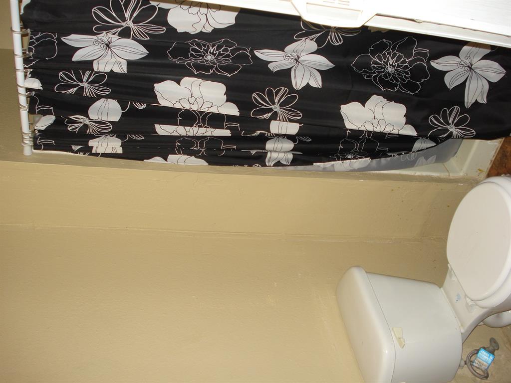 1228600 Property Photo 5
