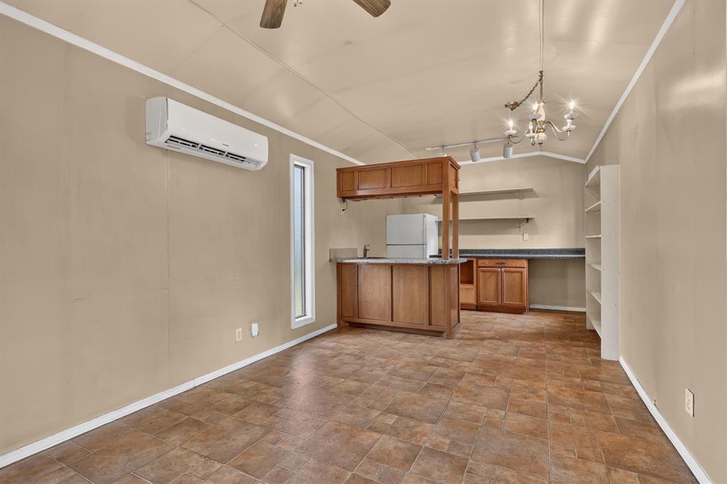 6780 Woods Acres Drive Property Photo 8