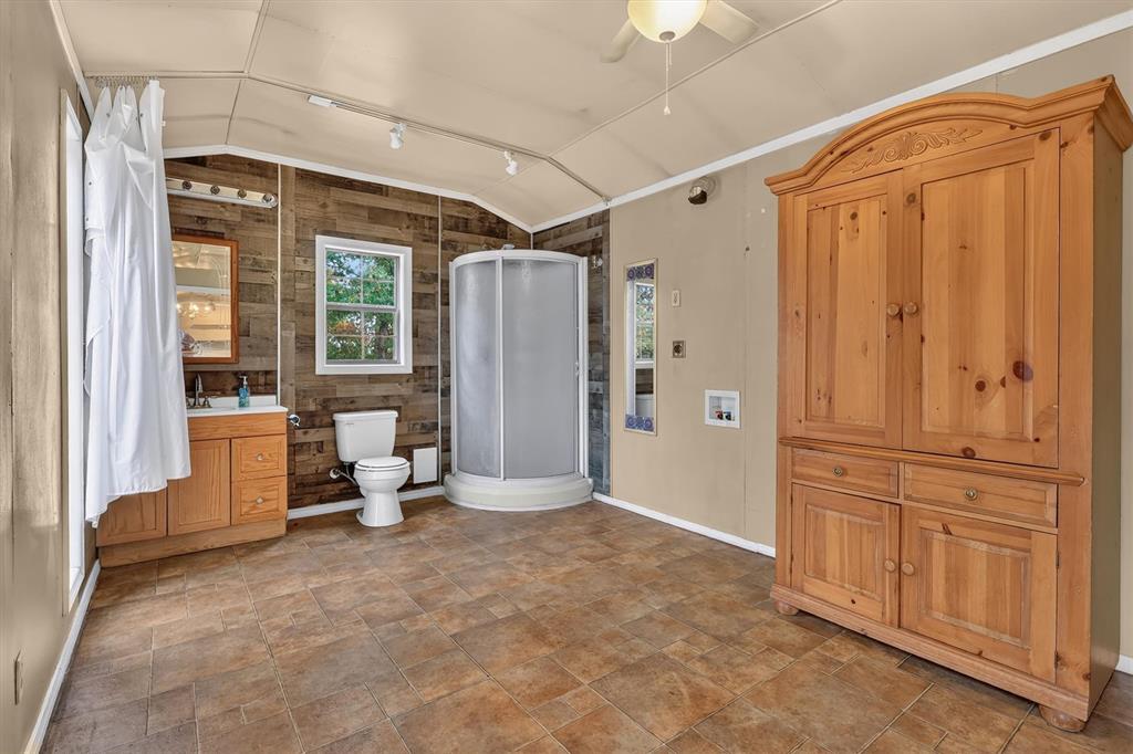 6780 Woods Acres Drive Property Photo 11