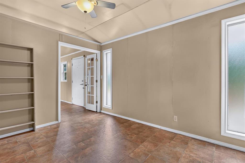 6780 Woods Acres Drive Property Photo 14