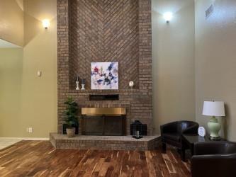 2400 Woodleaf Court Property Photo 8