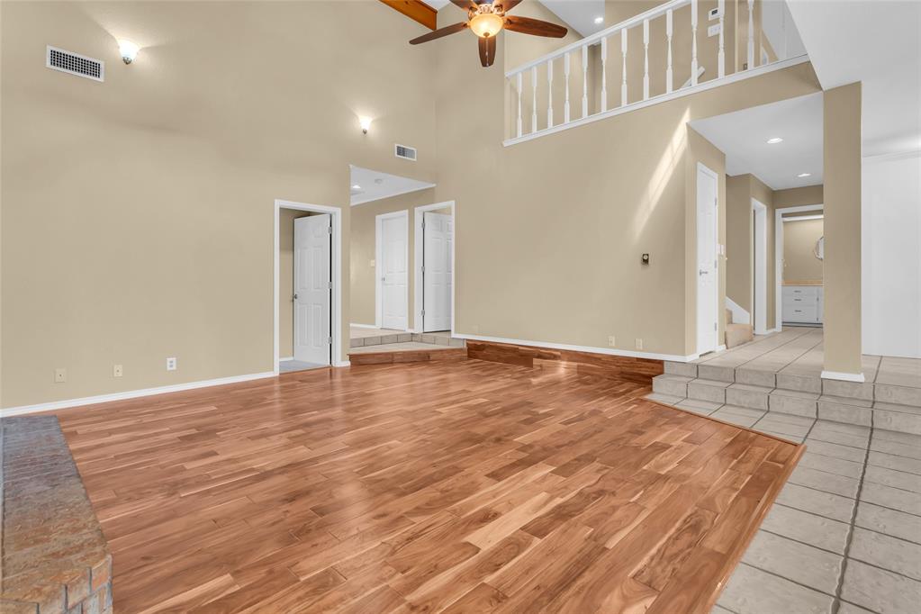 2400 Woodleaf Court Property Photo 10