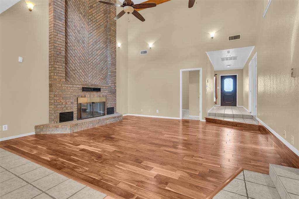 2400 Woodleaf Court Property Photo 11