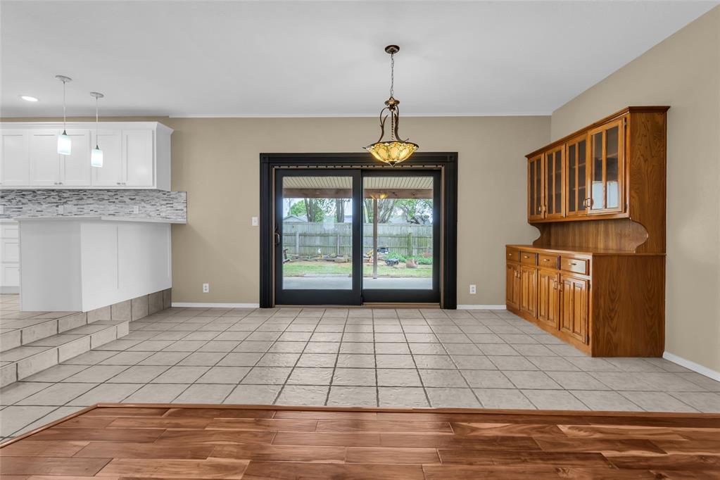2400 Woodleaf Court Property Photo 13
