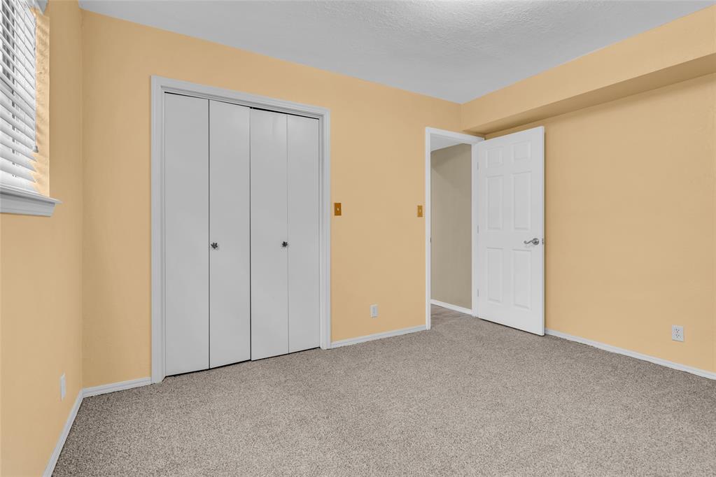 2400 Woodleaf Court Property Photo 20
