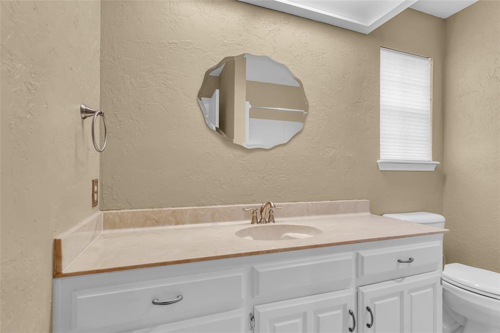 2400 Woodleaf Court Property Photo 21