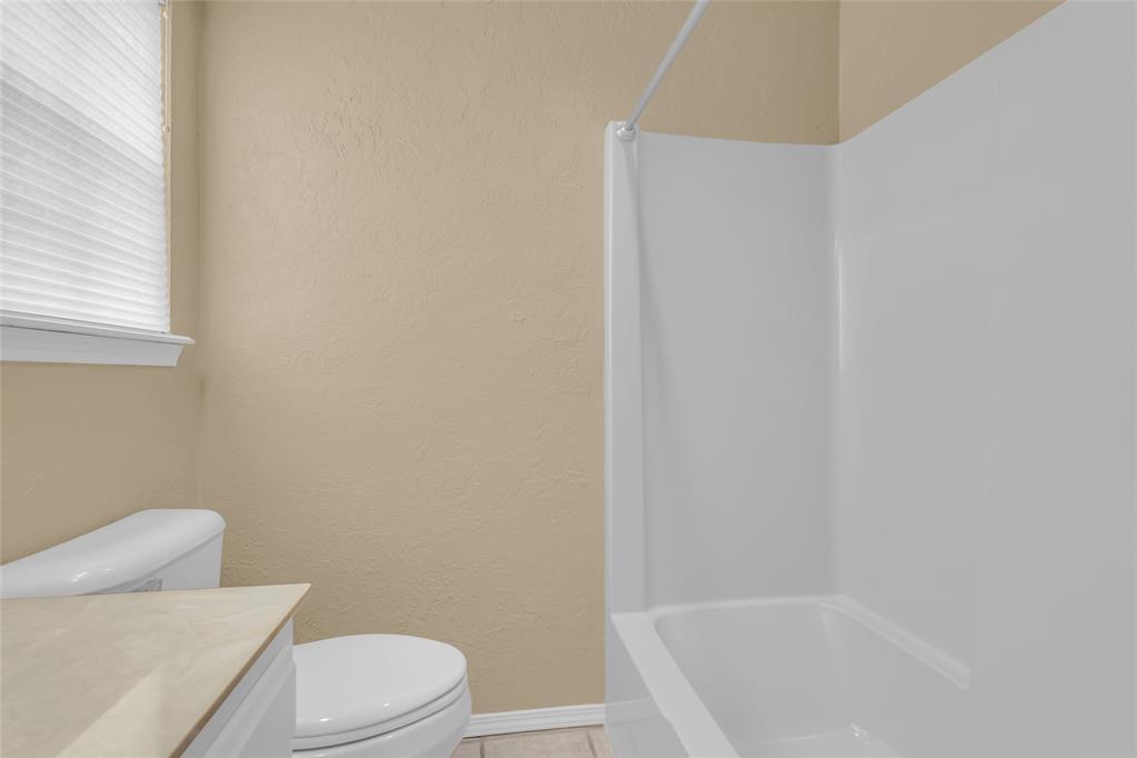 2400 Woodleaf Court Property Photo 22