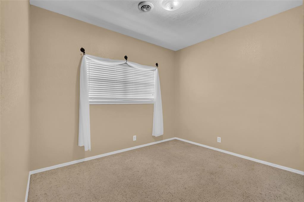 2400 Woodleaf Court Property Photo 23