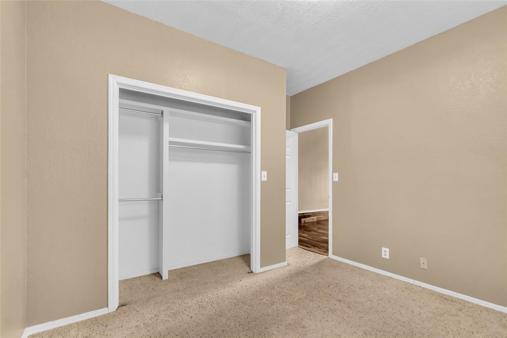 2400 Woodleaf Court Property Photo 24