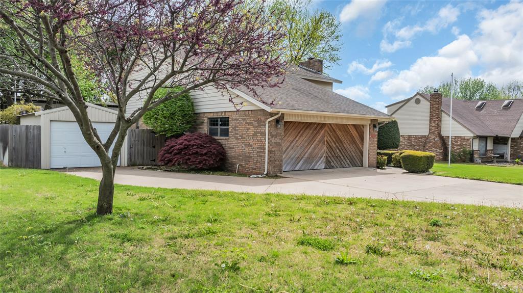 2400 Woodleaf Court Property Photo 34