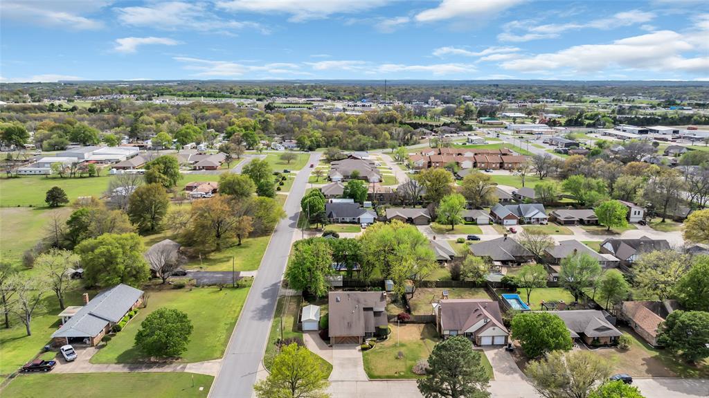 2400 Woodleaf Court Property Photo 41