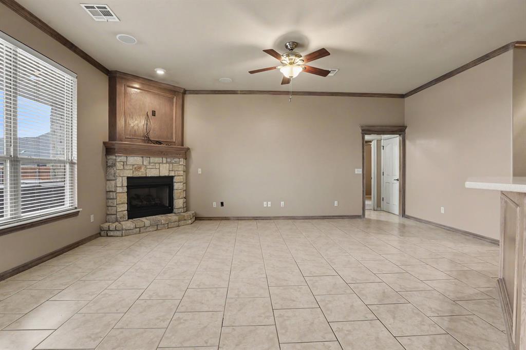 400 S Chardon Drive Property Photo 9