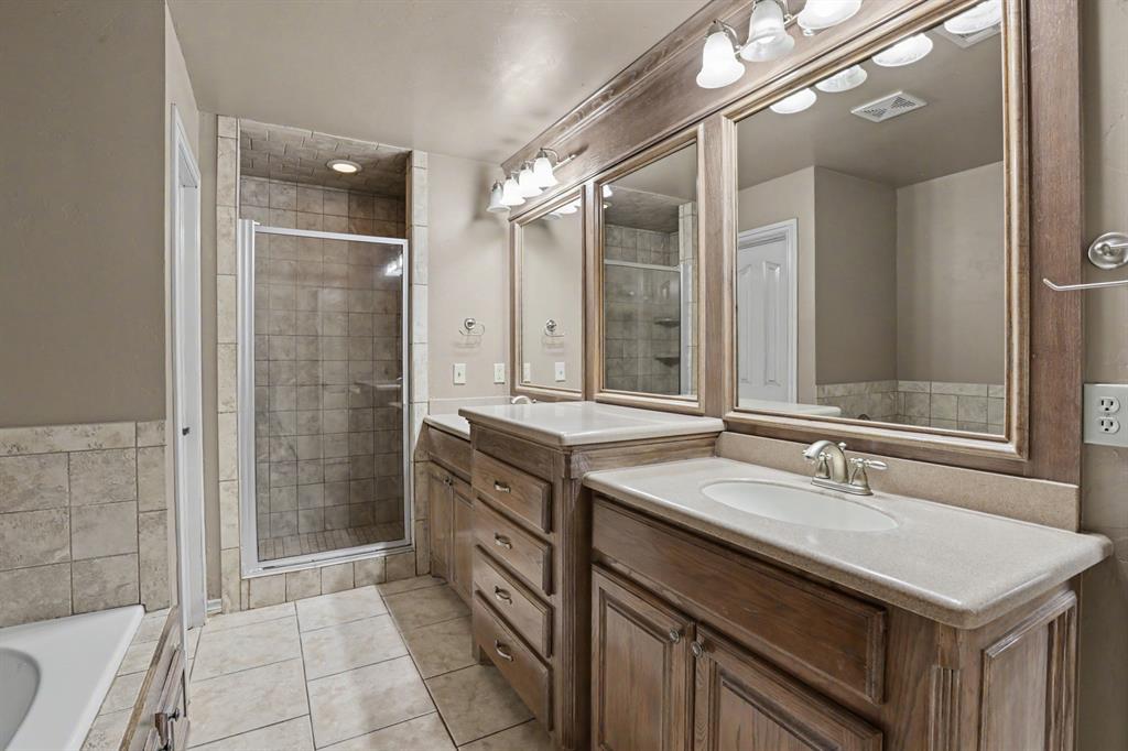 400 S Chardon Drive Property Photo 15