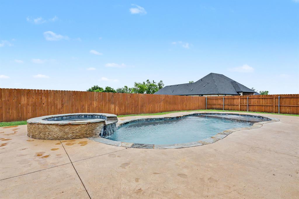 400 S Chardon Drive Property Photo 15