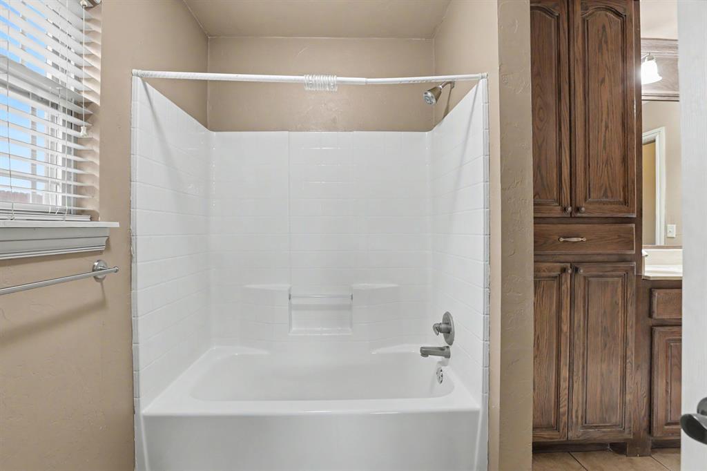 400 S Chardon Drive Property Photo 20