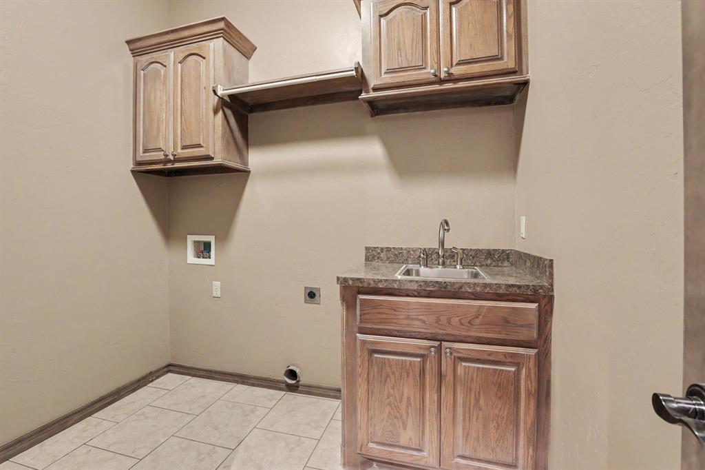 400 S Chardon Drive Property Photo 25