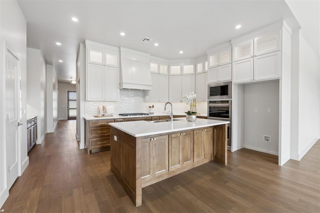 5000 Pont Neuf Road Property Photo 8