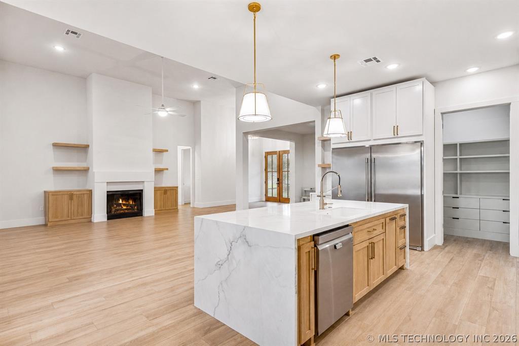 12381 Lakeview Road Property Photo 8