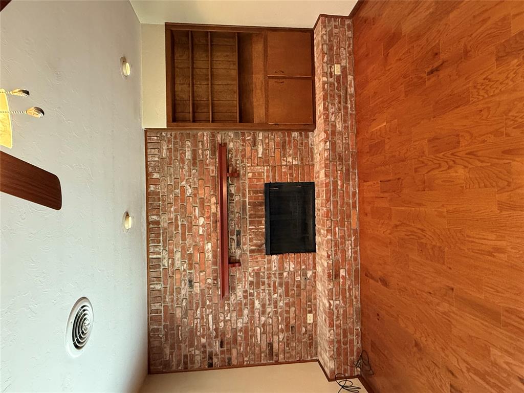 400 N Mockingbird Drive Property Photo 10
