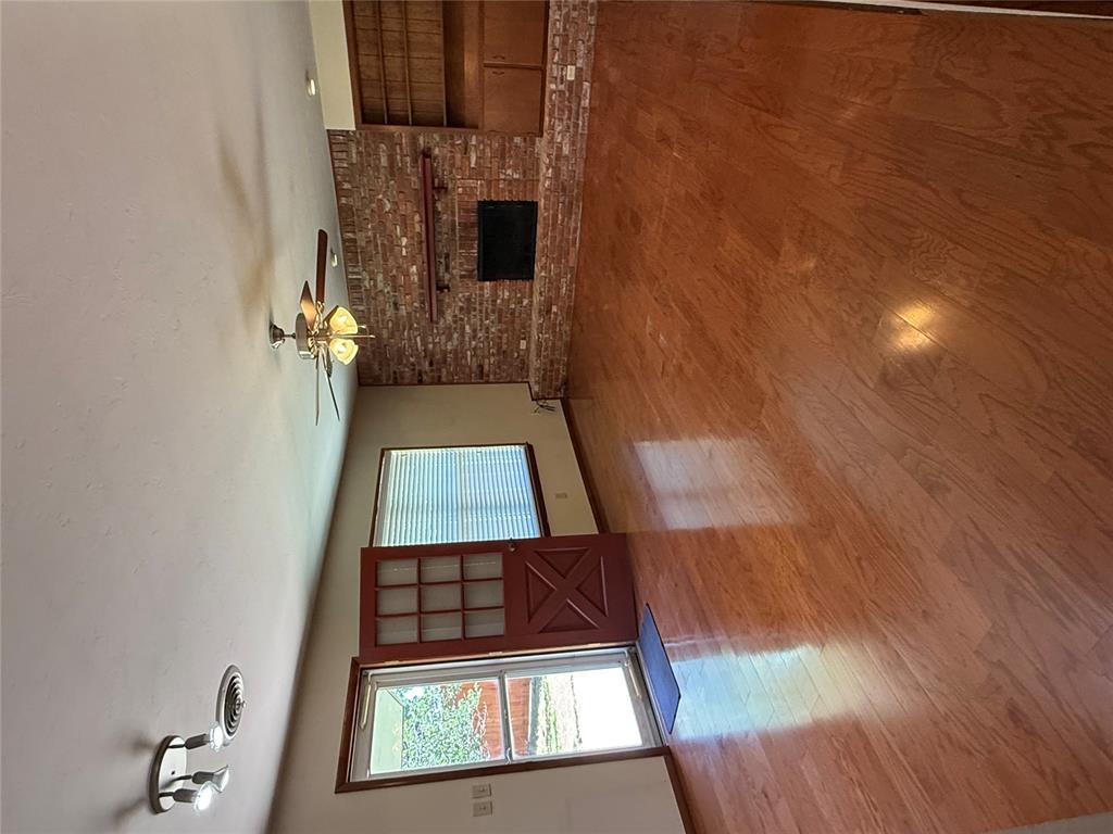 400 N Mockingbird Drive Property Photo 11