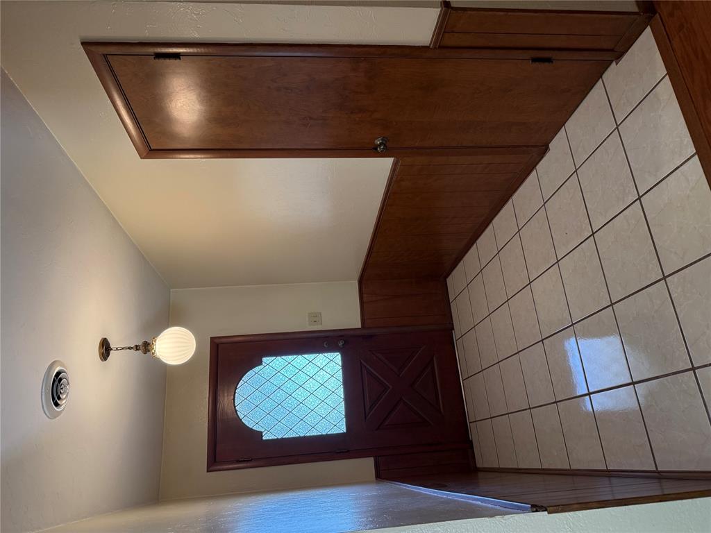 400 N Mockingbird Drive Property Photo 15
