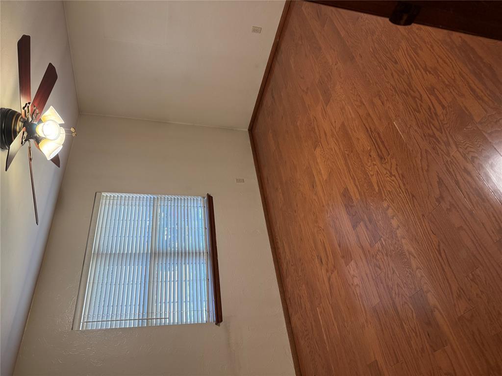 400 N Mockingbird Drive Property Photo 19