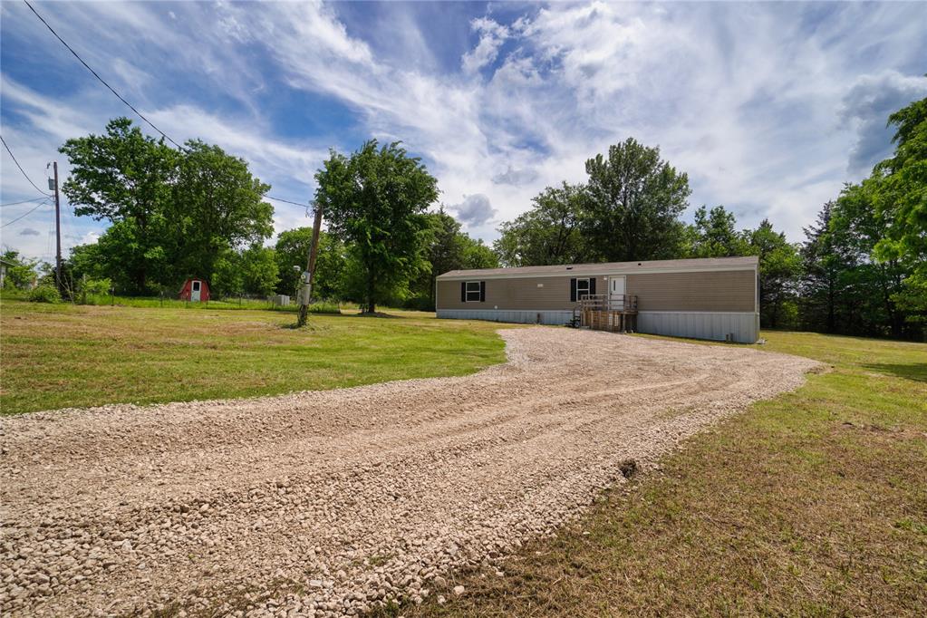 801 E Oak Street Property Photo 4