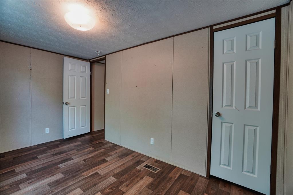 801 E Oak Street Property Photo 33