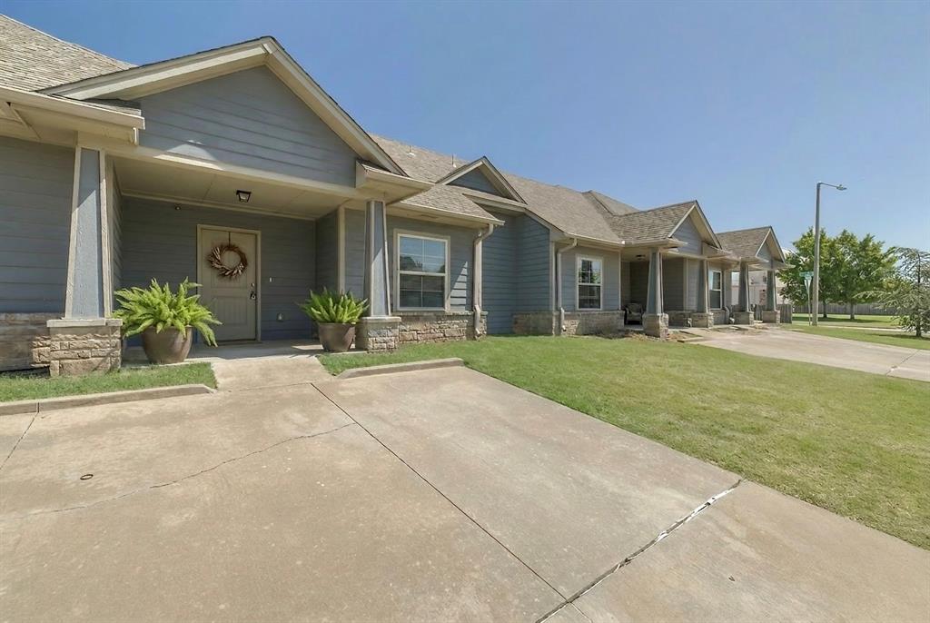 909 Sw 92nd Street Property Photo 3