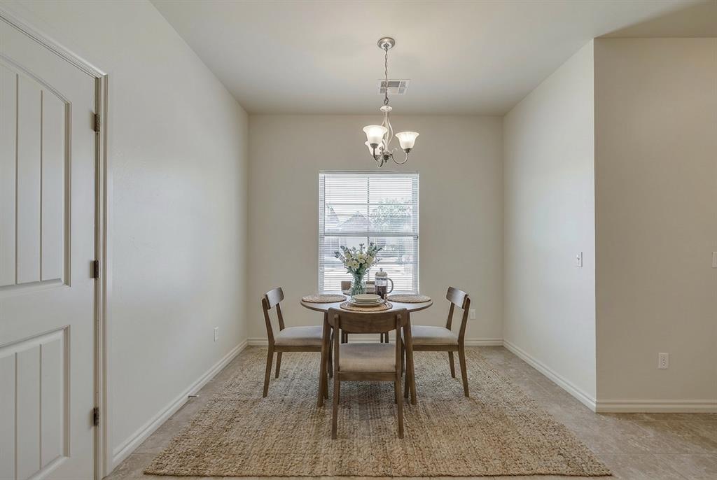 909 Sw 92nd Street Property Photo 6