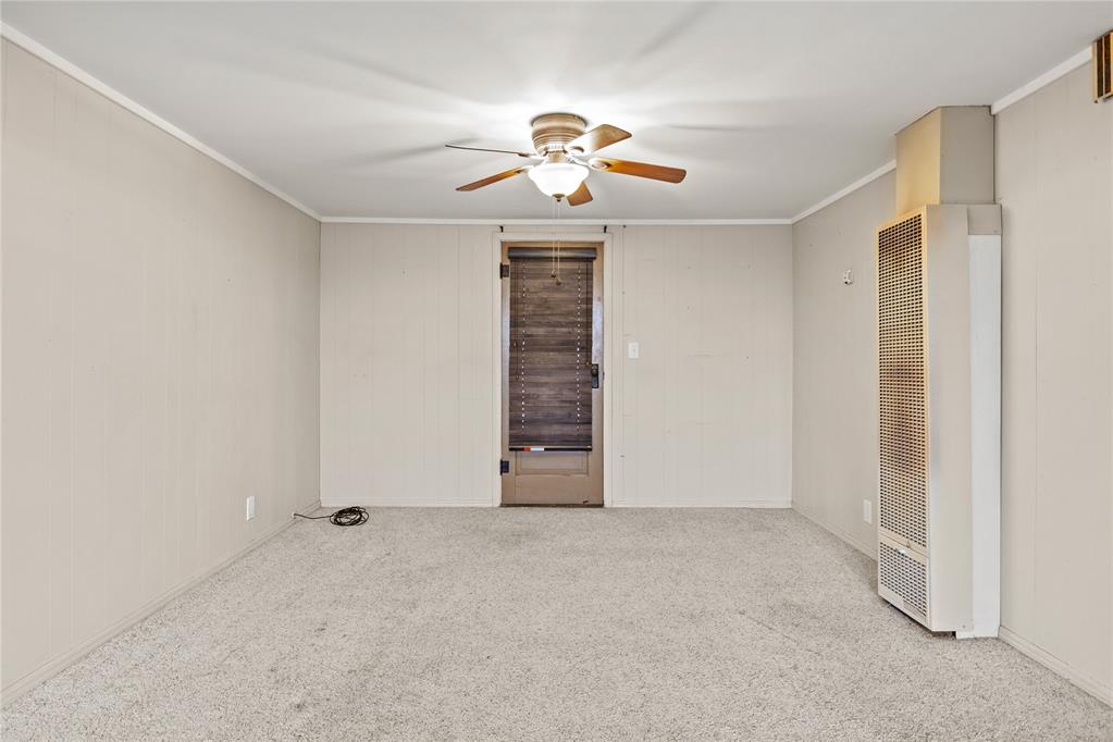 212 E 3rd Street Property Photo 7
