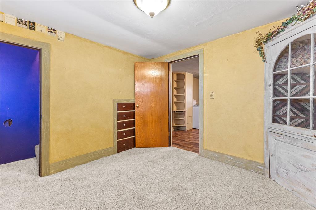 212 E 3rd Street Property Photo 15