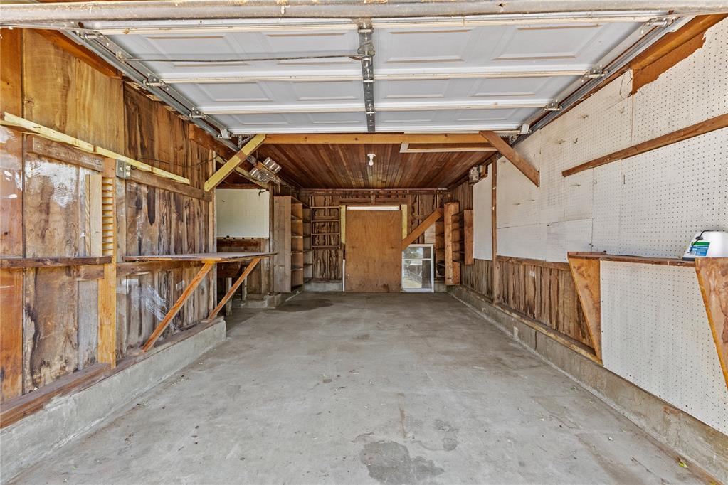 212 E 3rd Street Property Photo 30
