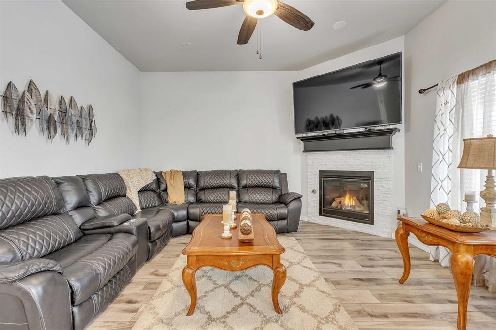 9221 Nw 91st Street Property Photo 3