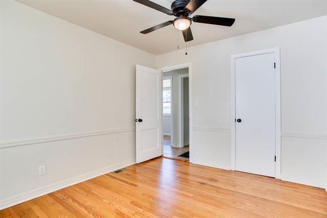 1014 Seneca Avenue Property Photo 25