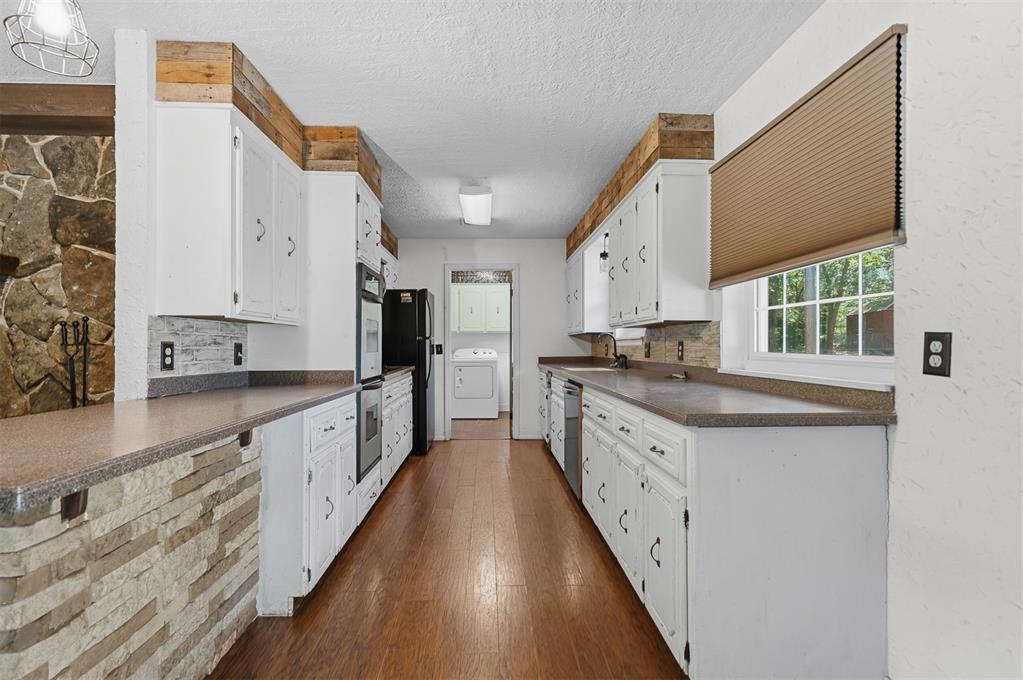 25568 N County Road 3175 Property Photo 9
