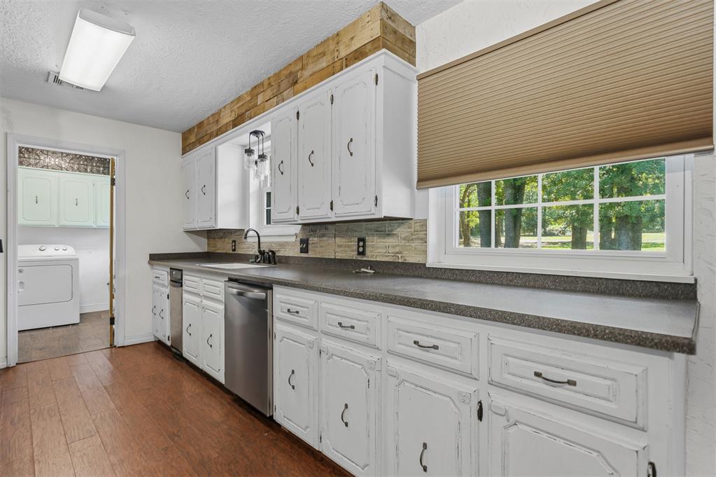 25568 N County Road 3175 Property Photo 10