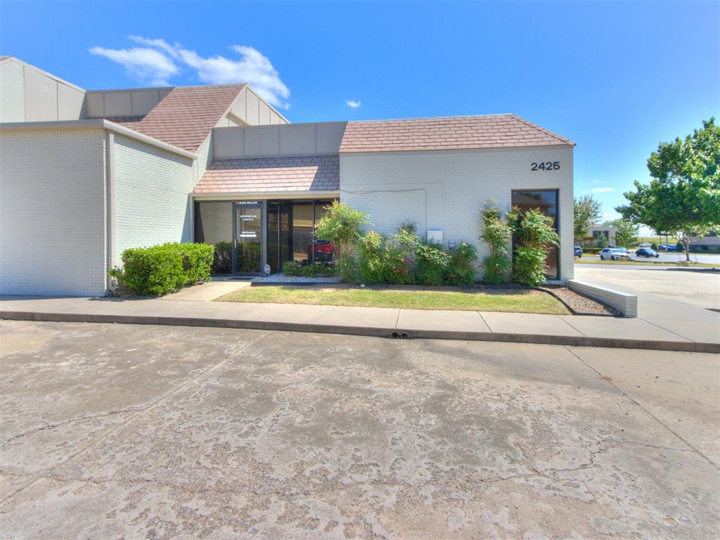 2425 Wilcox Drive Property Photo 4