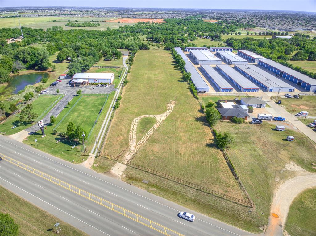 9201 Nw Expressway Property Photo 1