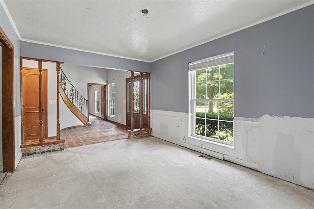 2724 Persimmon Creek Drive Property Photo 6